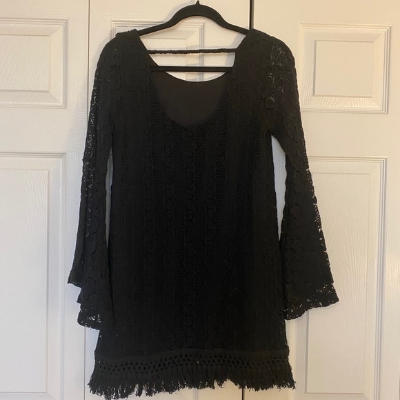 Fall FAVORITE 🍁🧡☕️ FOREVER 21 Black Lace/Crochet Fringe Bell Sleeve Dress - Picture 7 of 9